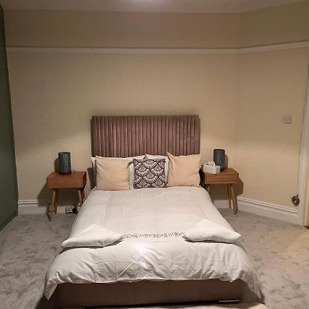 Luxury Cosy Retreat Apt London Exterior photo